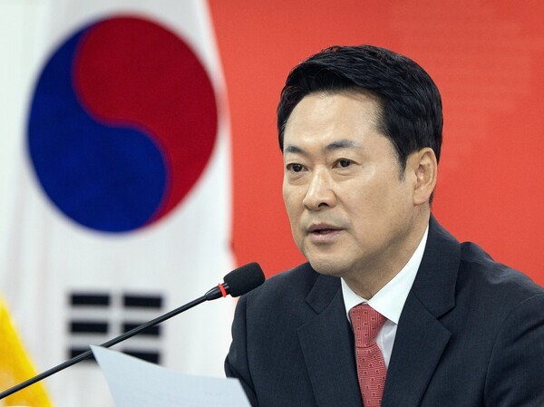 6400억 vs 14% 임금…삼바 D-1, 노조위원장은 하와이로 떠났다